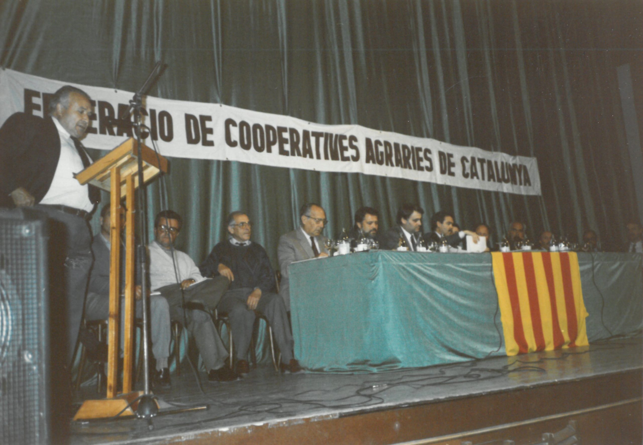 Asamblea de constitución de la Federación de Cooperativas Agrarias de Cataluña. Año 1983.